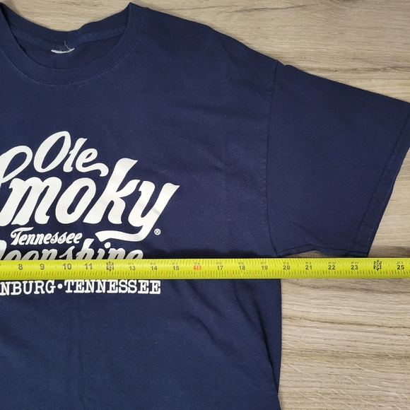 Ole Smoky Tennessee Moonshine Pass The Jar Graphic T-Shirt Medium Gatlinburg TN - Picture 3 of 4